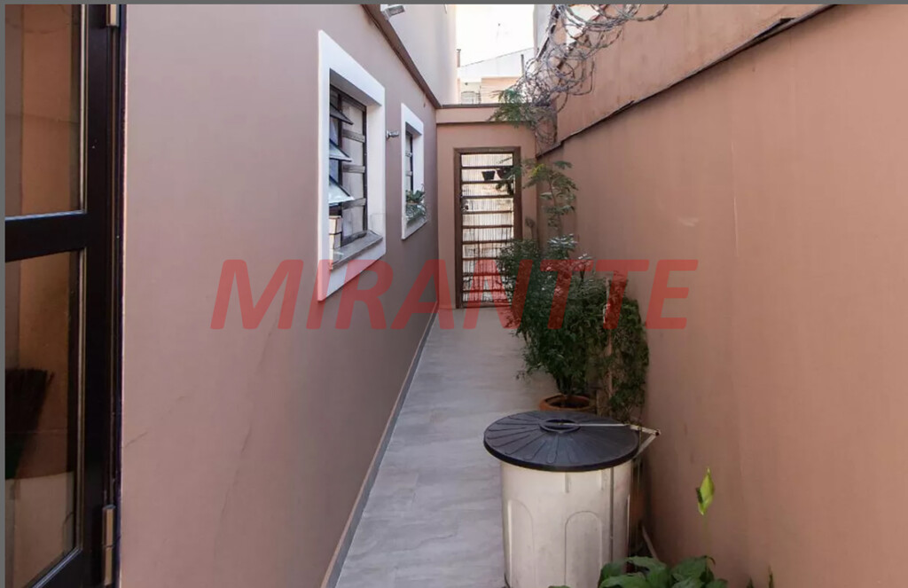 Sobrado de 195m² com 4 quartos em Parada Inglesa