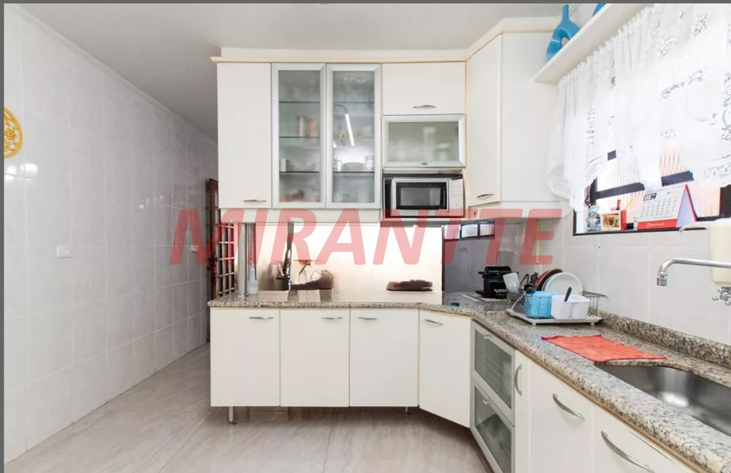 Sobrado de 195m² com 4 quartos em Parada Inglesa