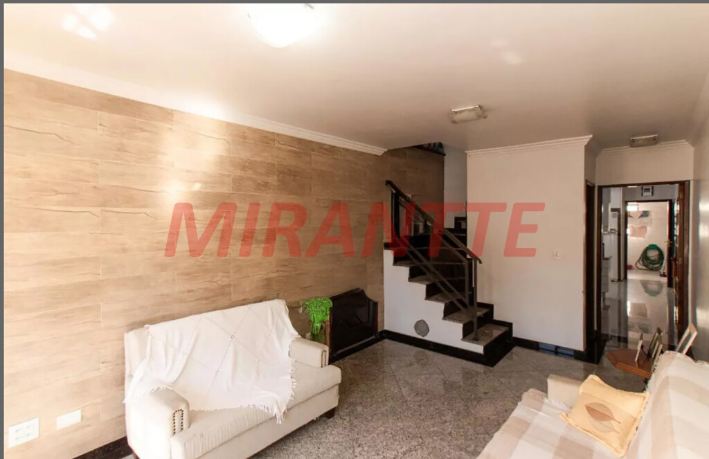 Sobrado de 195m² com 4 quartos em Parada Inglesa