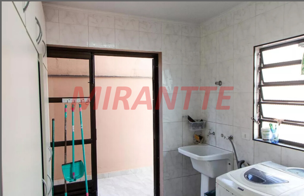 Sobrado de 195m² com 4 quartos em Parada Inglesa