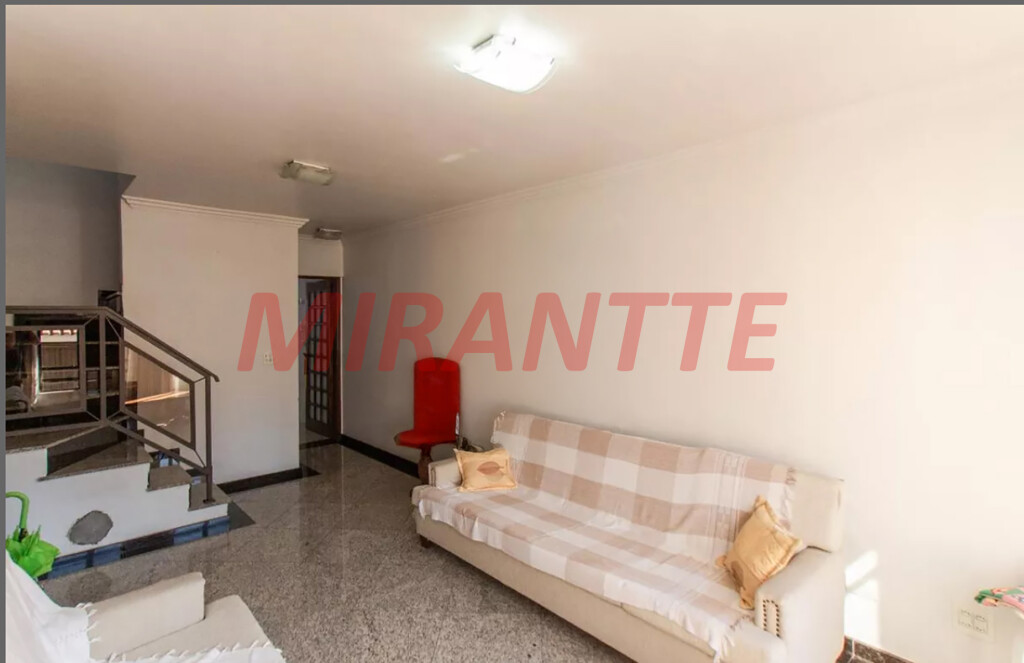 Sobrado de 195m² com 4 quartos em Parada Inglesa