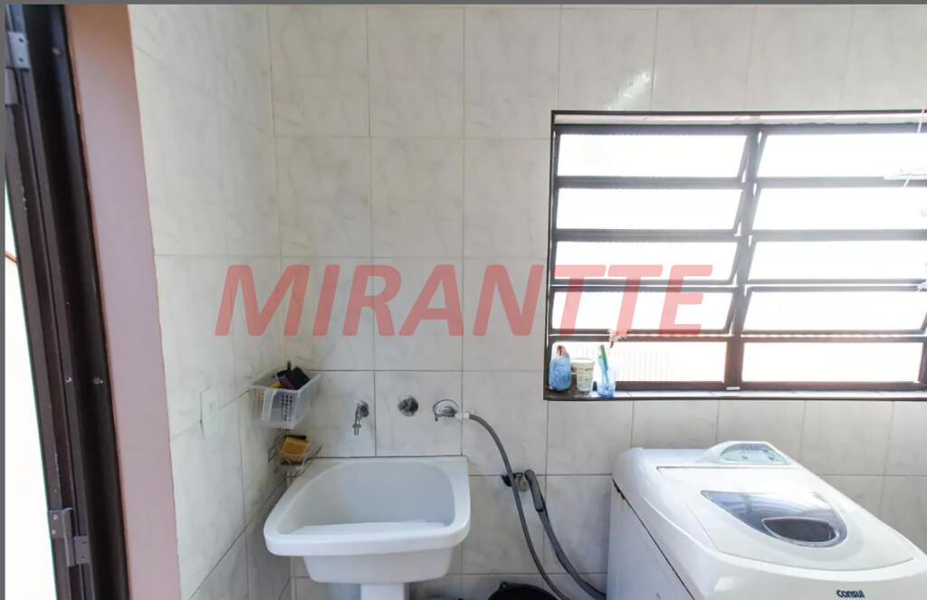 Sobrado de 195m² com 4 quartos em Parada Inglesa