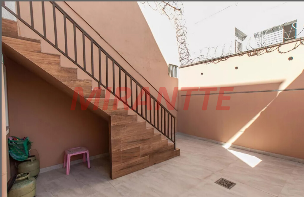 Sobrado de 195m² com 4 quartos em Parada Inglesa