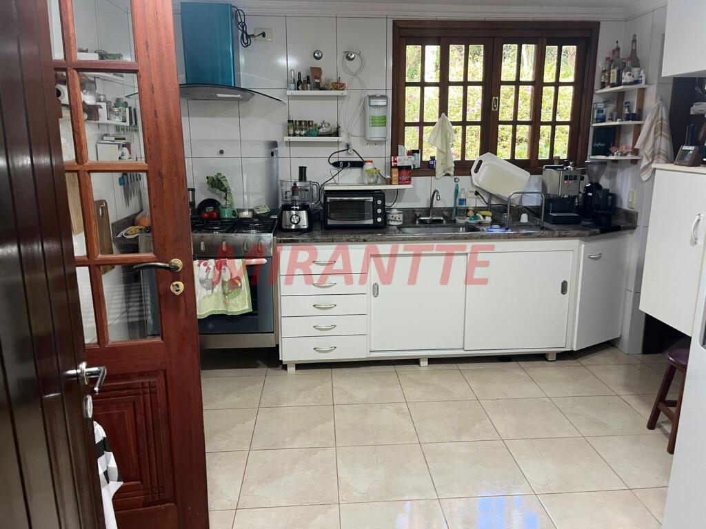 Sobrado de 400m² com 4 quartos em Roseira