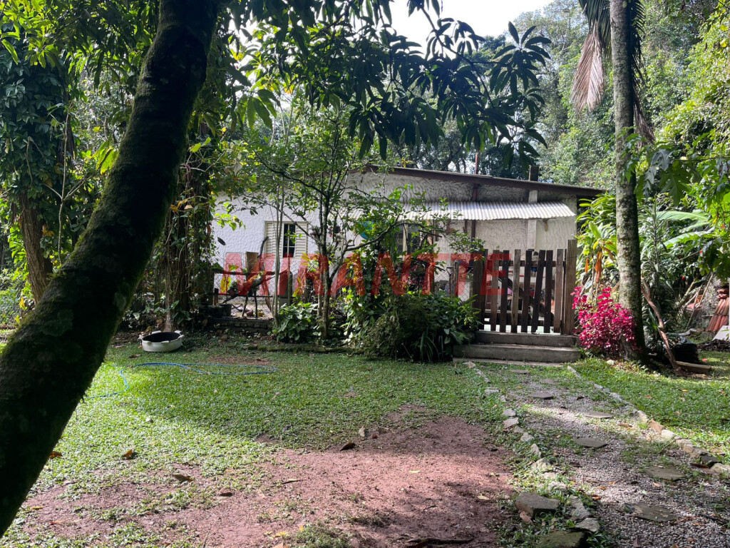 Sobrado de 400m² com 4 quartos em Roseira