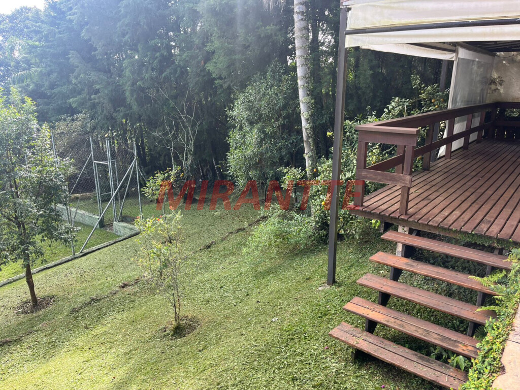 Sobrado de 400m² com 4 quartos em Roseira