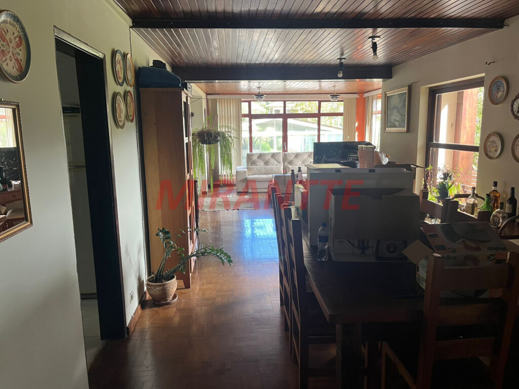 Sobrado de 400m² com 4 quartos em Roseira