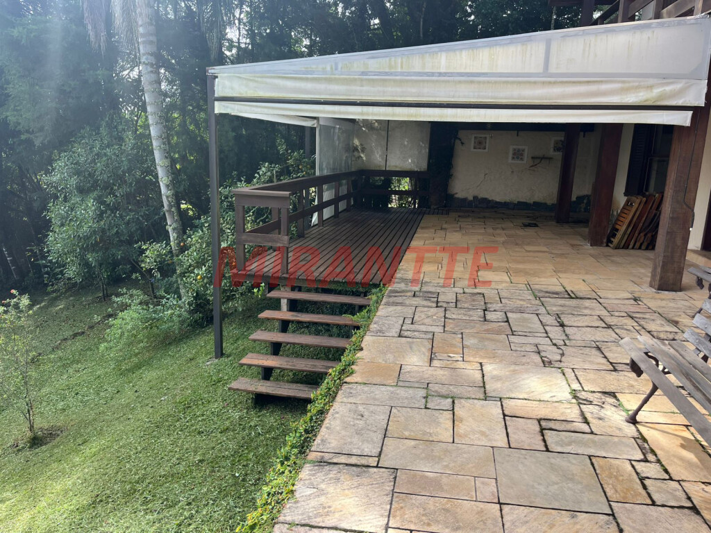 Sobrado de 400m² com 4 quartos em Roseira