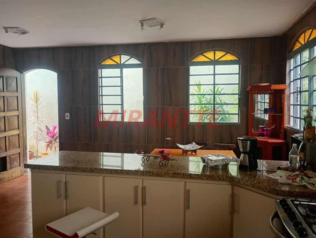 Sobrado de 217m² com 3 quartos em Vila Prado