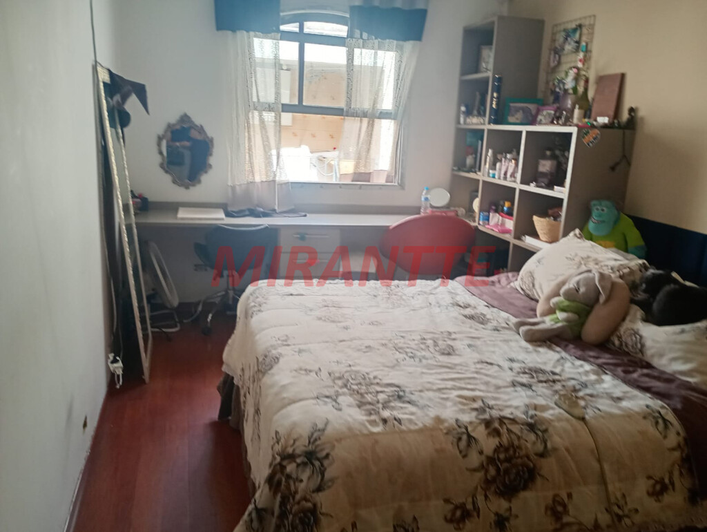 Sobrado de 217m² com 3 quartos em Vila Prado