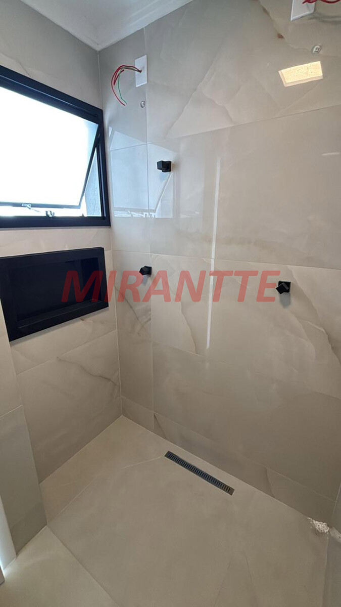Sobrado de 203m² com 3 quartos em Jardim Carmela III