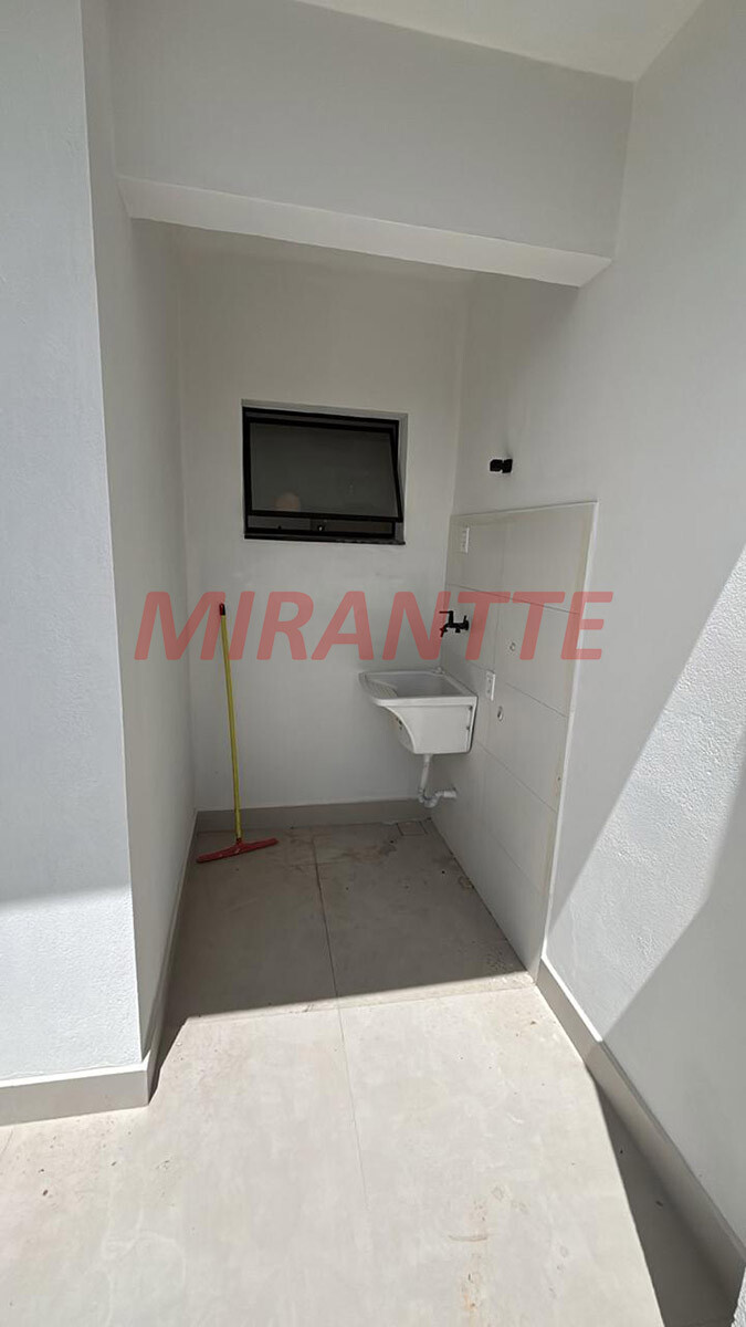 Sobrado de 203m² com 3 quartos em Jardim Carmela III