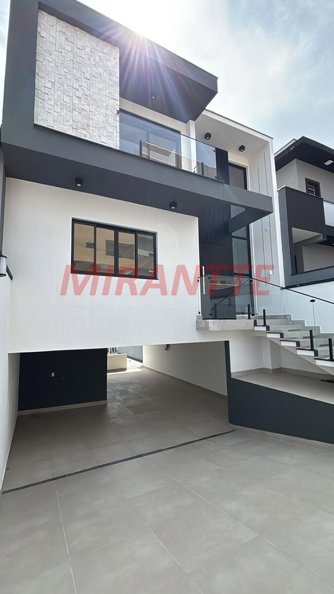 Sobrado de 203m² com 3 quartos em Jardim Carmela III