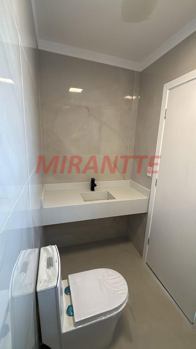 Sobrado de 203m² com 3 quartos em Jardim Carmela III