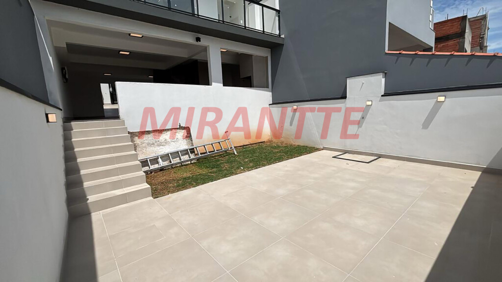 Sobrado de 203m² com 3 quartos em Jardim Carmela III
