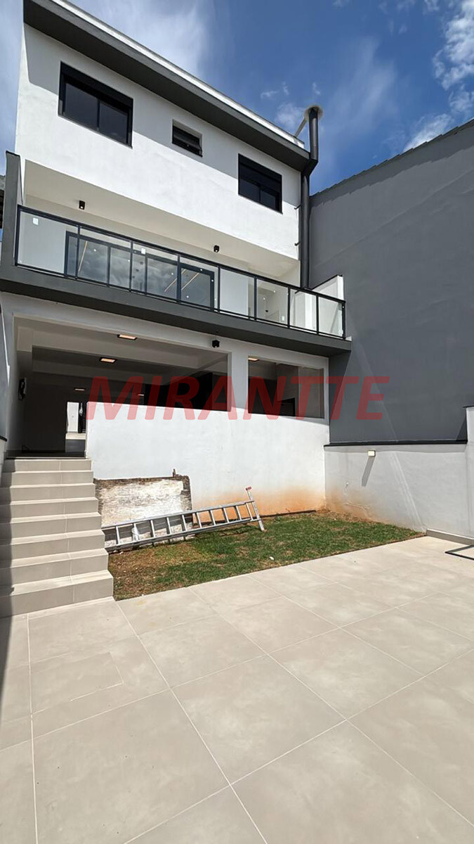 Sobrado de 203m² com 3 quartos em Jardim Carmela III