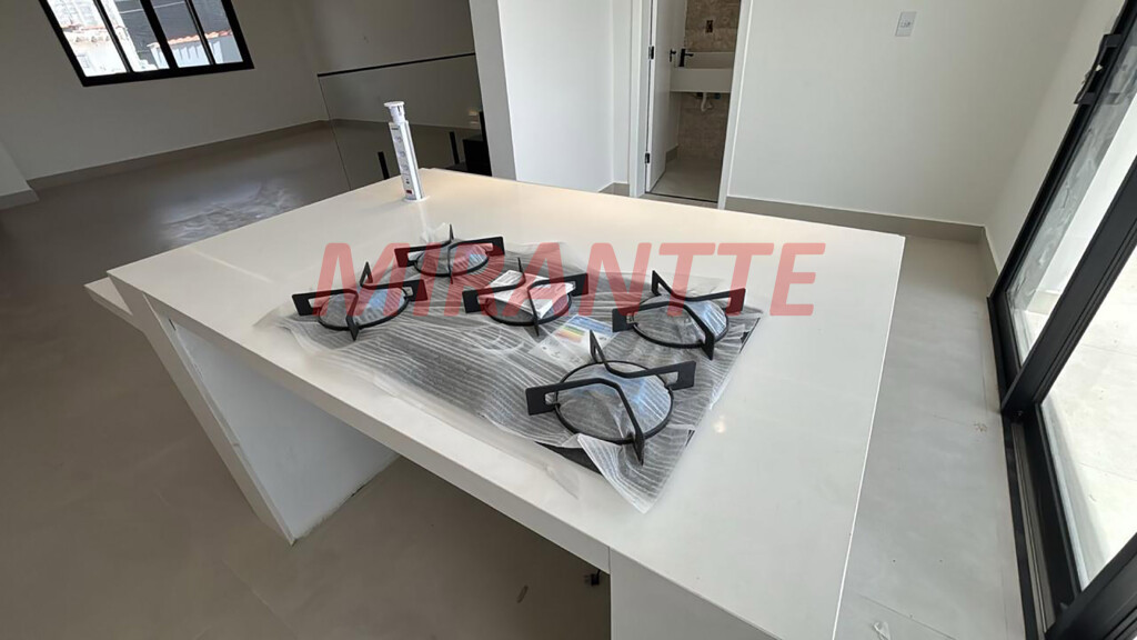 Sobrado de 203m² com 3 quartos em Jardim Carmela III