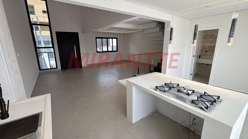 Sobrado de 203m² com 3 quartos em Jardim Carmela III