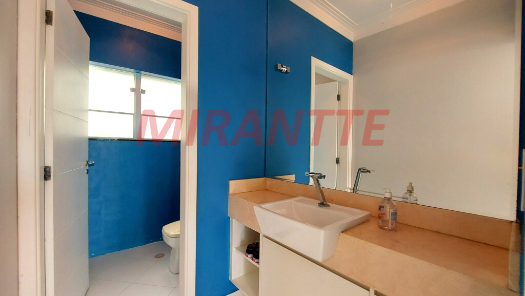Sobrado de 350m² com 4 quartos em Jardim Virginia Bianca