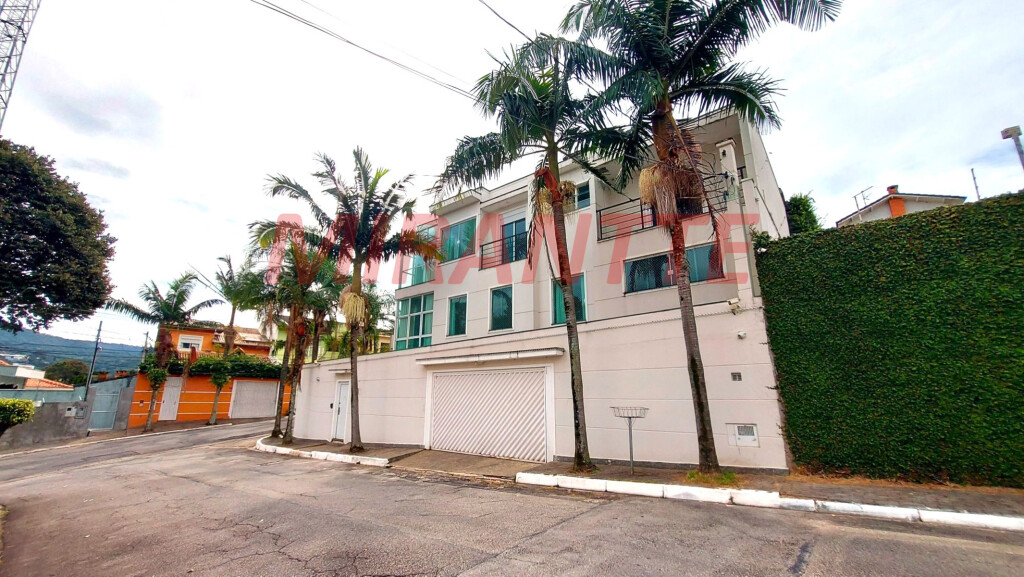 Sobrado de 350m² com 4 quartos em Jardim Virginia Bianca