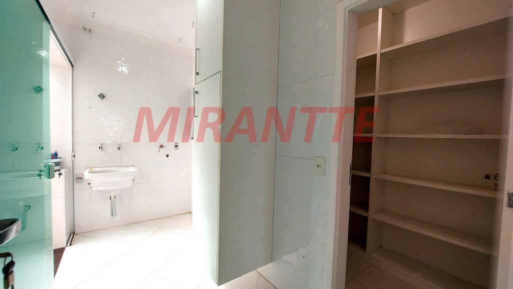 Sobrado de 350m² com 4 quartos em Jardim Virginia Bianca