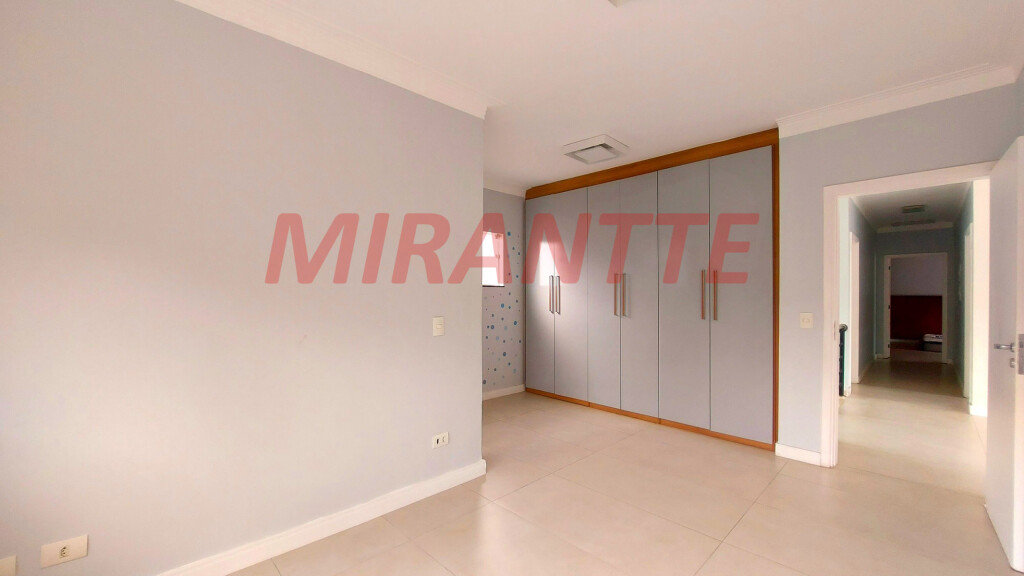 Sobrado de 350m² com 4 quartos em Jardim Virginia Bianca