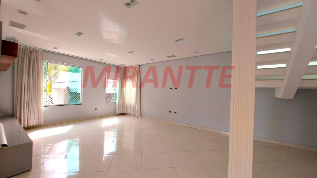 Sobrado de 350m² com 4 quartos em Jardim Virginia Bianca