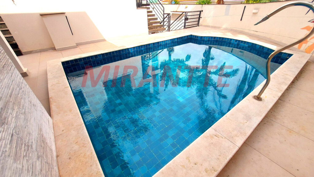 Sobrado de 350m² com 4 quartos em Jardim Virginia Bianca