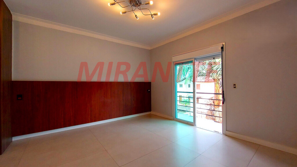 Sobrado de 350m² com 4 quartos em Jardim Virginia Bianca
