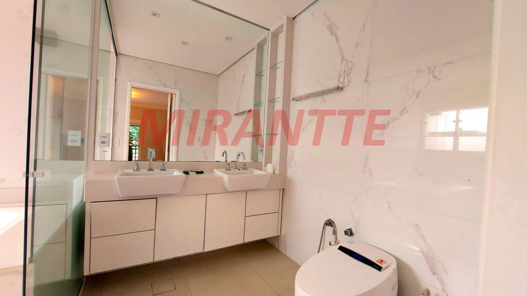Sobrado de 350m² com 4 quartos em Jardim Virginia Bianca