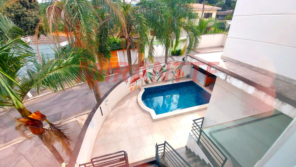 Sobrado de 350m² com 4 quartos em Jardim Virginia Bianca