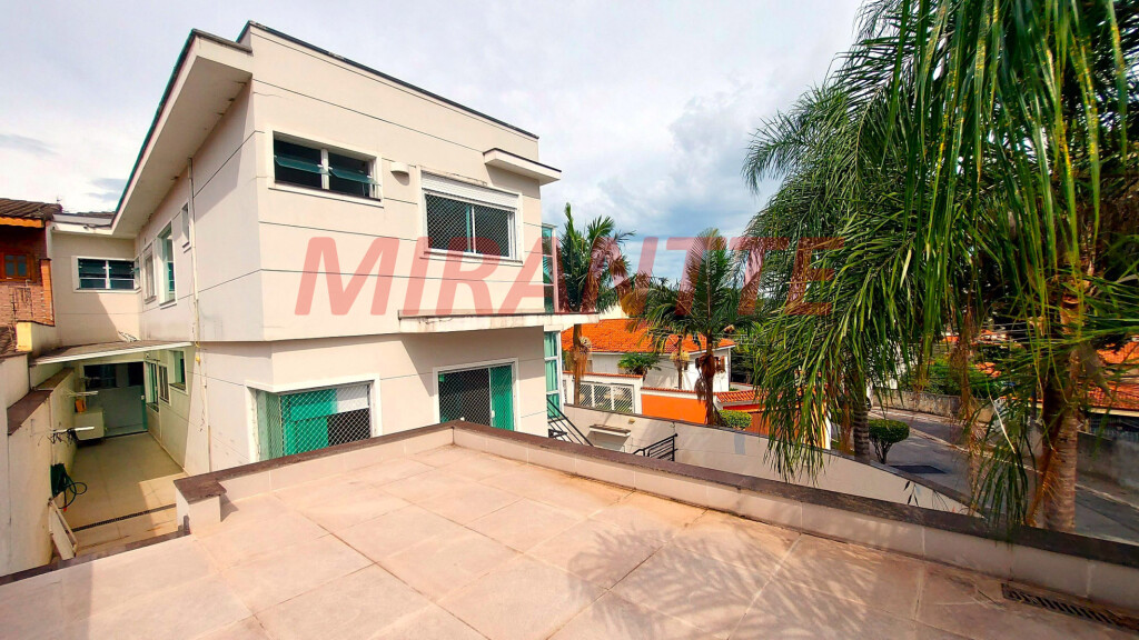 Sobrado de 350m² com 4 quartos em Jardim Virginia Bianca