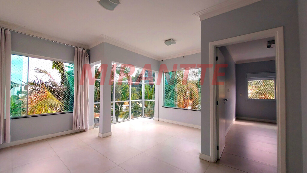 Sobrado de 350m² com 4 quartos em Jardim Virginia Bianca