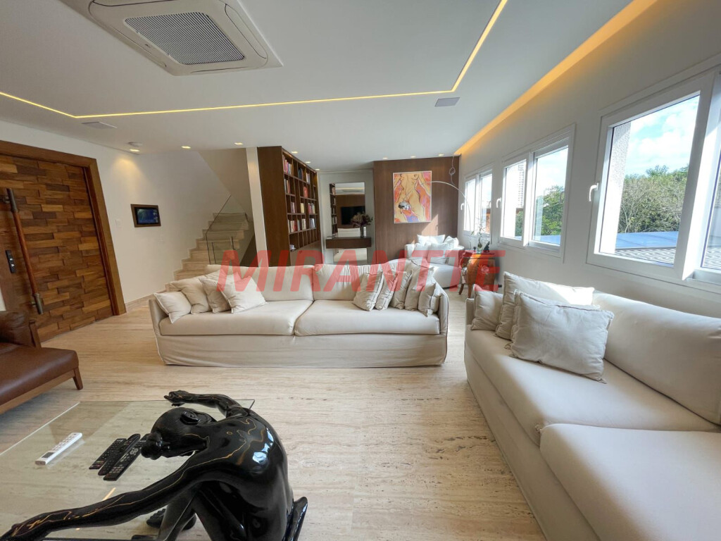 Sobrado de 425m² com 3 quartos em Mandaqui