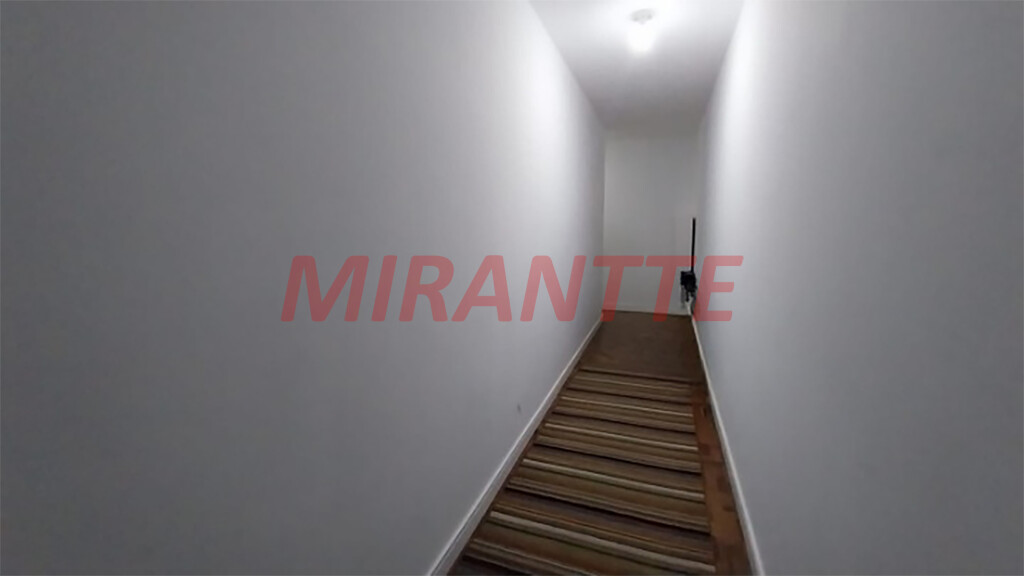 Sobrado de 360m² com 4 quartos em Santana