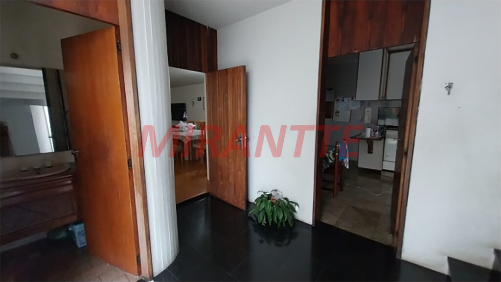 Sobrado de 360m² com 4 quartos em Santana