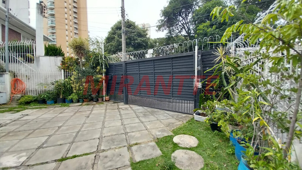 Sobrado de 360m² com 4 quartos em Santana