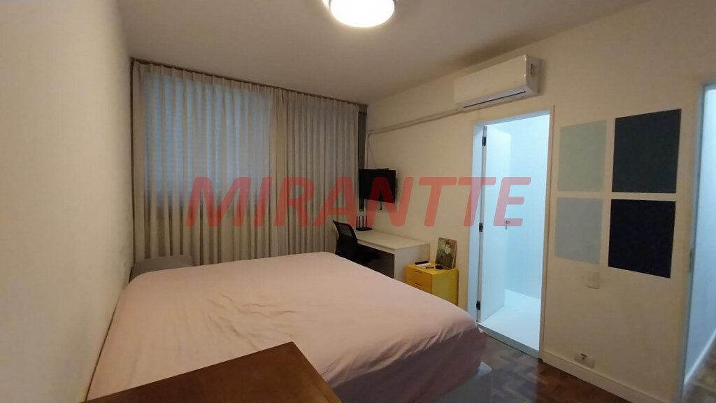Sobrado de 360m² com 4 quartos em Santana
