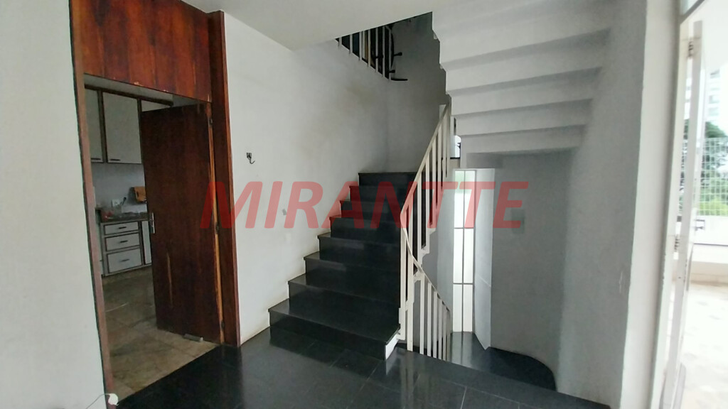 Sobrado de 360m² com 4 quartos em Santana