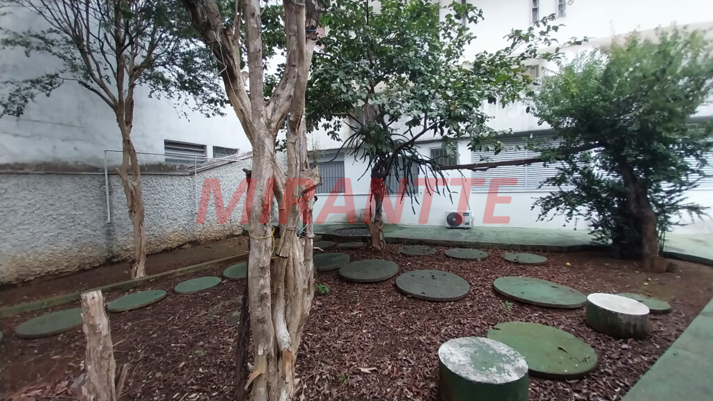 Sobrado de 360m² com 4 quartos em Santana