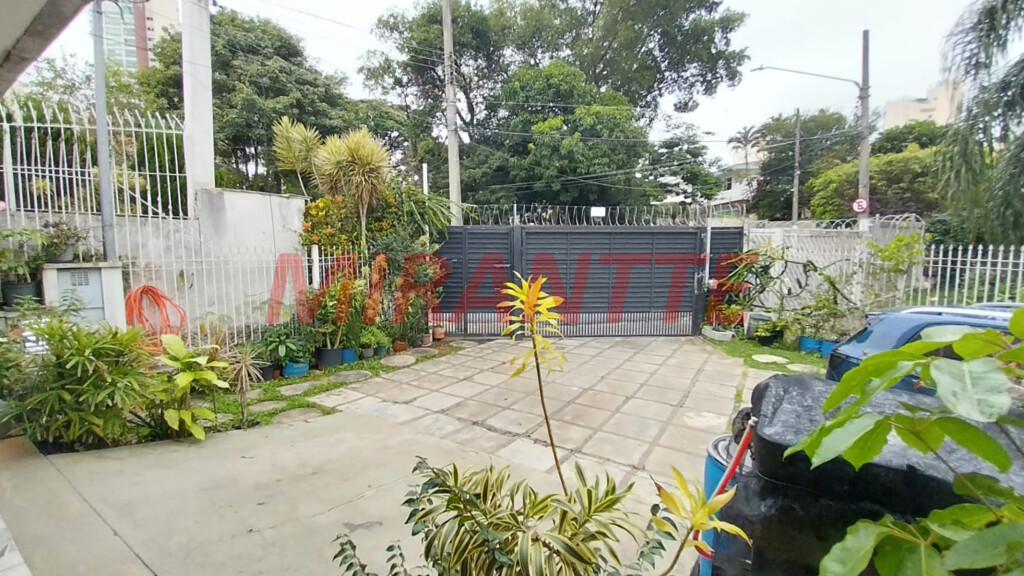 Sobrado de 360m² com 4 quartos em Santana