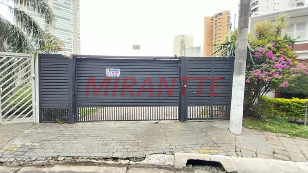 Sobrado de 360m² com 4 quartos em Santana