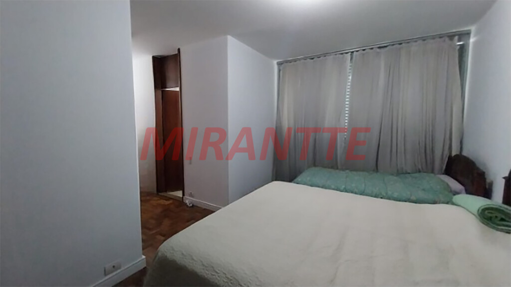Sobrado de 360m² com 4 quartos em Santana