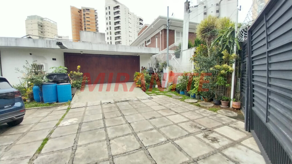 Sobrado de 360m² com 4 quartos em Santana