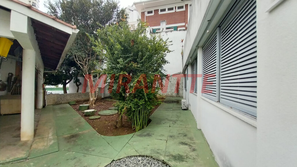 Sobrado de 360m² com 4 quartos em Santana