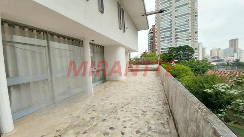 Sobrado de 360m² com 4 quartos em Santana