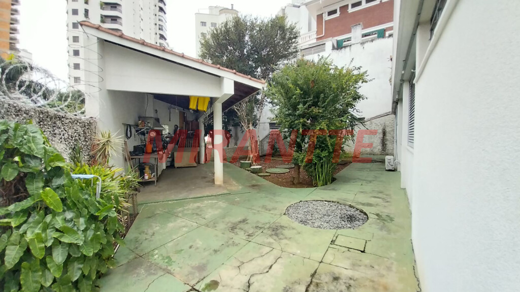 Sobrado de 360m² com 4 quartos em Santana