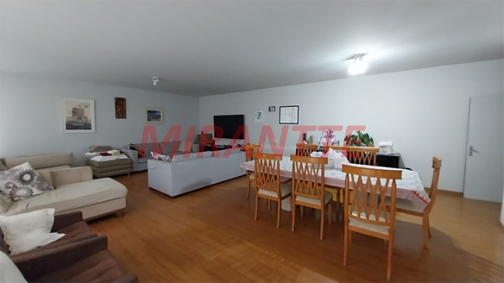 Sobrado de 360m² com 4 quartos em Santana