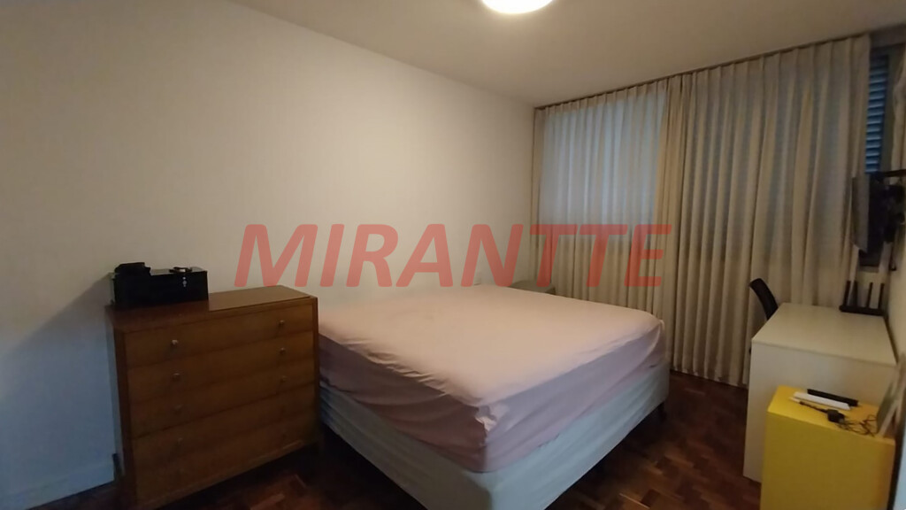 Sobrado de 360m² com 4 quartos em Santana