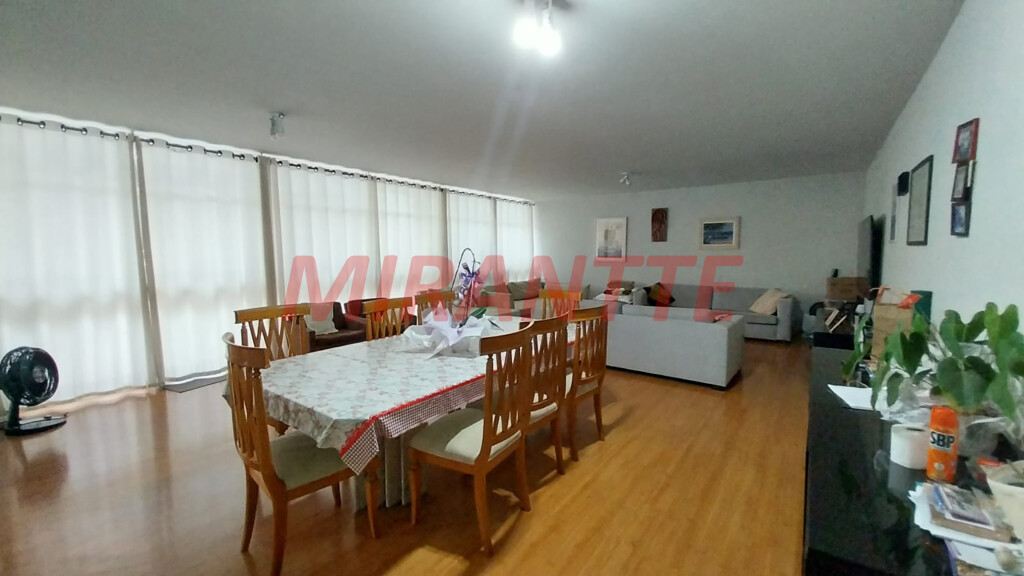 Sobrado de 360m² com 4 quartos em Santana